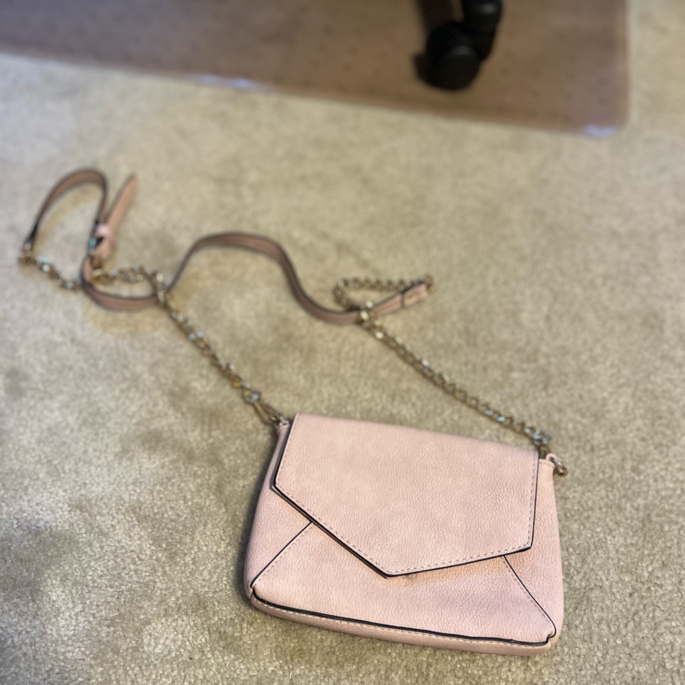 Women’s Urban Expressions Crossbody Clutch in Nude